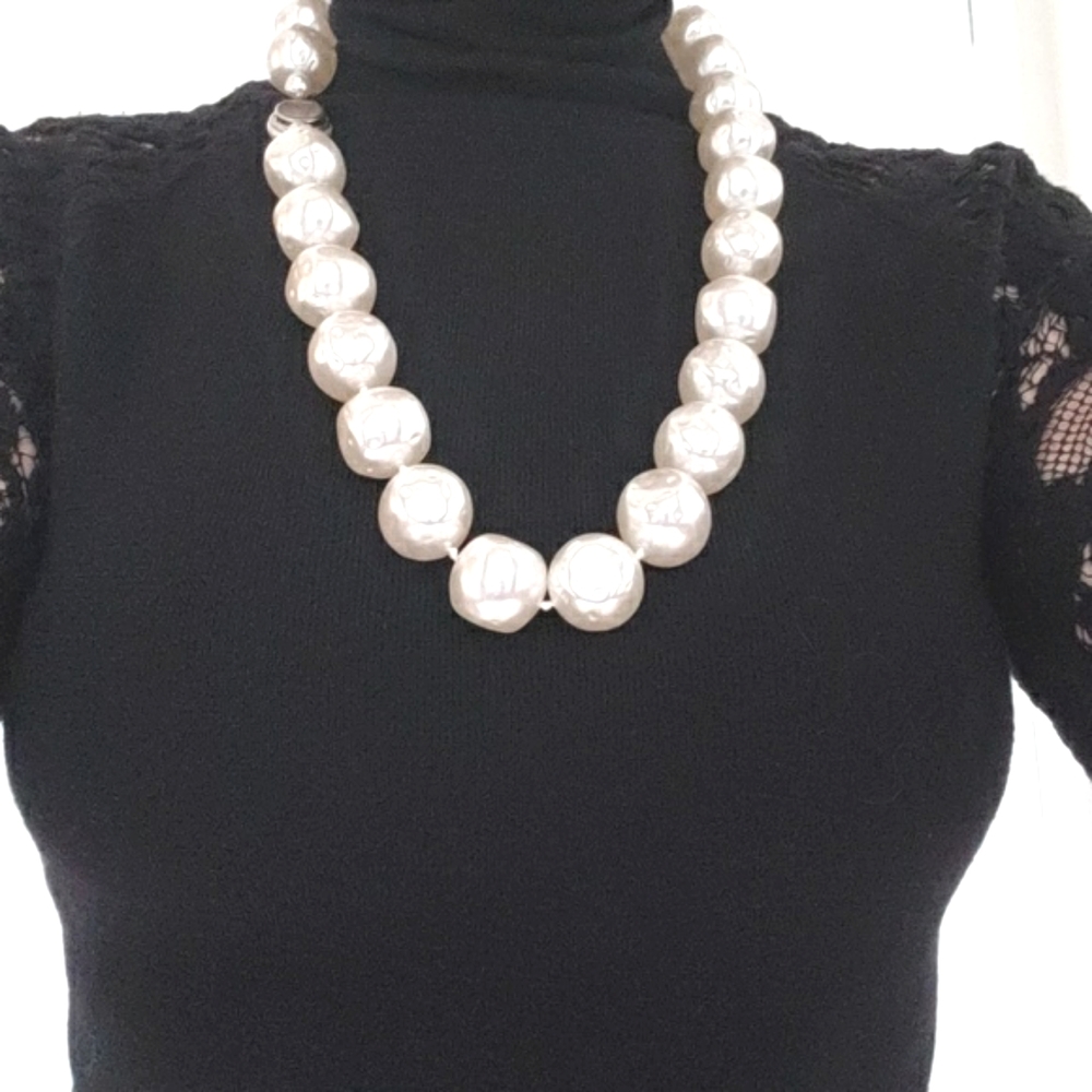 Vtg Faux Baroque Pearl Necklace Gem